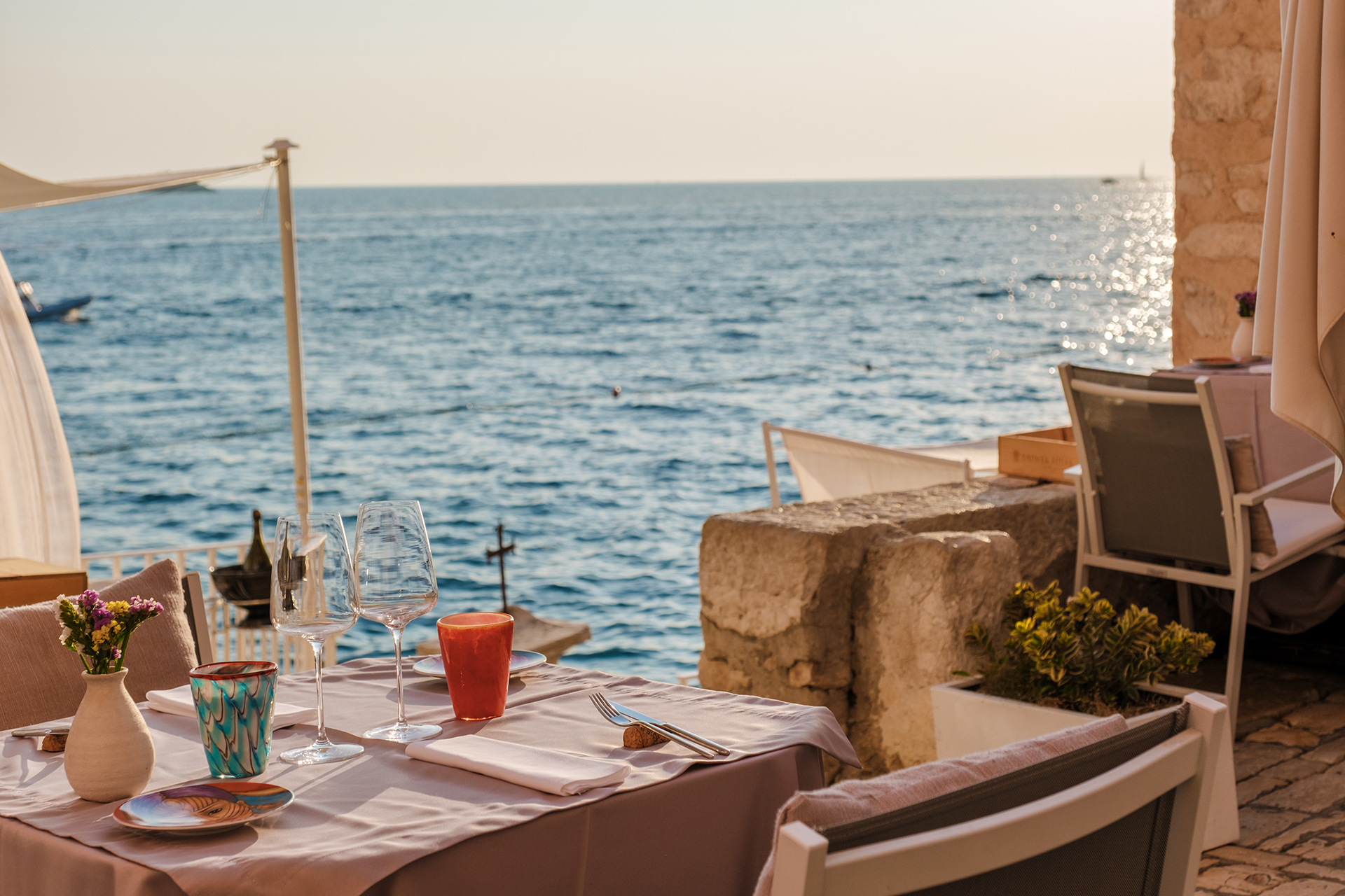 Must-Try Culinary Experiences During Your Speedboat Tour